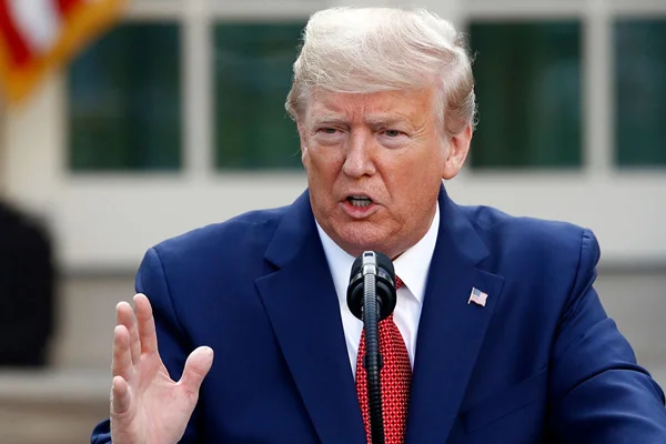 Trump: 200 bin ölü ile atlatırsak çok iyi