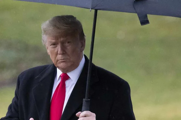 Trump: Koronavirüs yaşlı insanları öldürüyor