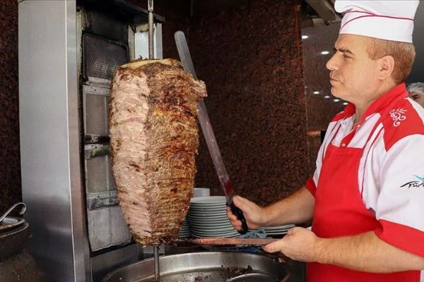 Türkiye günlük ortalama 900 bin kg döner tüketiyor