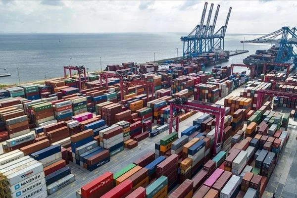Türkiye'nin Çin'e hazır giyim ihracatı yüksek maske talebinin etkisiyle yüzde 500 arttı