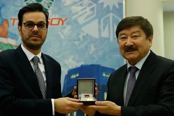 TÜRKSOY'dan TRT Genel Müdürü Eren'e ödül