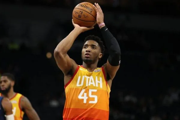 Utah Jazz'ın bir oyuncusunda daha koronavirüs çıktı