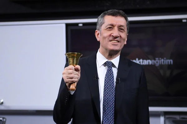 Uzaktan eğitimde ilk ders zili çaldı