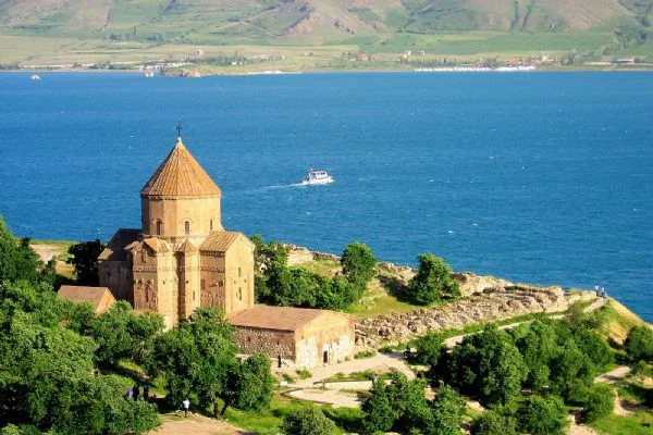 Van'ın yıldızı parlamaya devam ediyor
