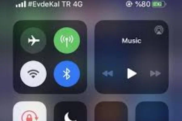 Vodafone'dan 'evde kal' çağrısı