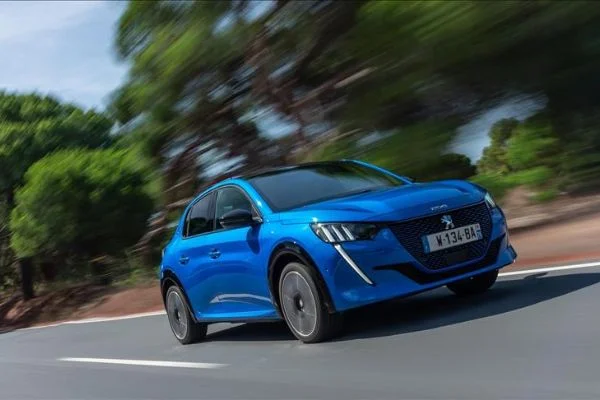 Yeni Peugeot 208, "2020 Yılın Otomobili" seçildi