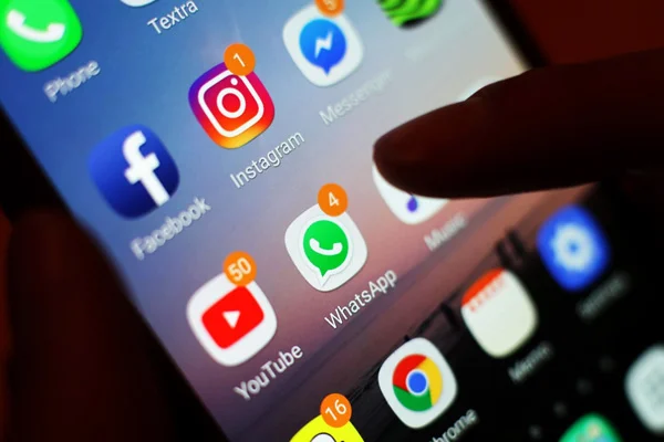 YouTube ve Netflix'in ardından Facebook ve Instagram'dan koronavirüs kararı!
