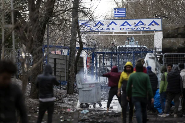 'Yunanistan'ın sınırındaki sığınmacılarda koronavirüs yok'