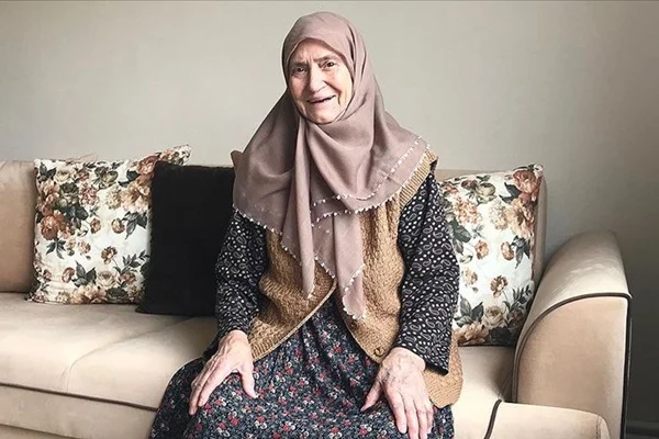 86 yaşında koronavirüsten kurtuldu