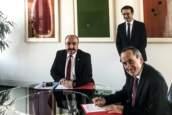 Almanya'da Rheinland-Pfalz'da İslam dinine bağlı cemaatlere statü tanıyan anlaşma imzalandı