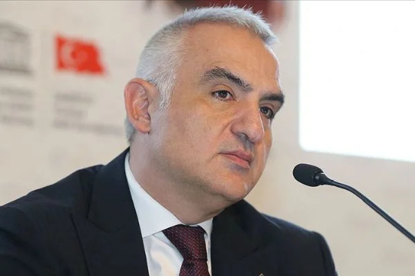 Bakan Ersoy açıkladı: Koronavirüssüz alanlara sertifika vereceğiz
