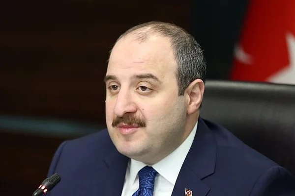 Bakan Varank'tan aşı ve ilaç çalışmalarına ilişkin açıklama