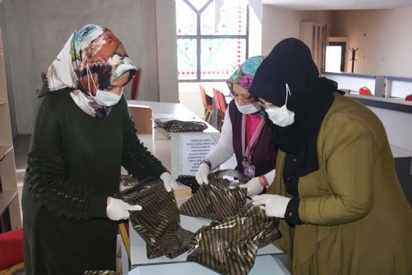 Başkan Altınok: Kütüphanemizdeki 40 bin kitabı 'Kitabı çağır' ile evlere götürüyoruz