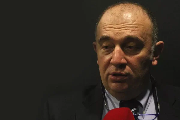 Bilim Kurulu Üyesi Kara uyardı: Hastaneye gitmekten çekinmeyin