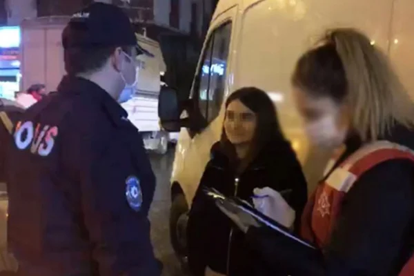 'Bizi nereye kadar tutacaklar' deyip, dışarı çıkan genç kıza, 3 bin lira ceza kesildi