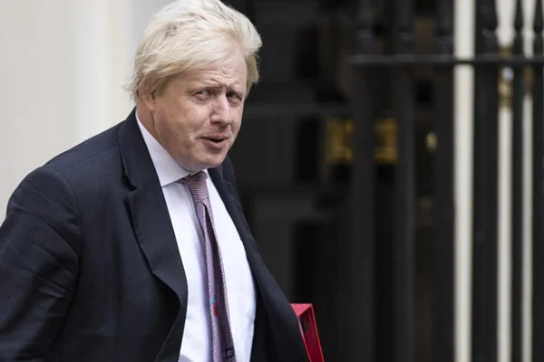 Boris Johnson 22 gün sonra görevine döndü