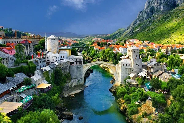 Bosna Hersek'te kısmi sokağa çıkma yasağı kaldırıldı