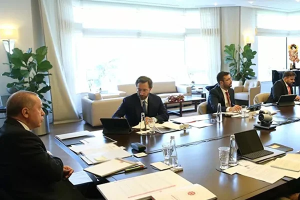 Cumhurbaşkanlığı Kabinesi bugün toplanıyor: 3 günlük sokağa çıkma yasağı gelecek mi?