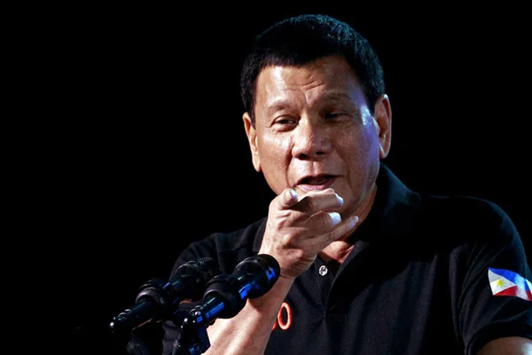 Duterte'den halka gözdağı: Ordu yönetimi devralabilir, siz seçin