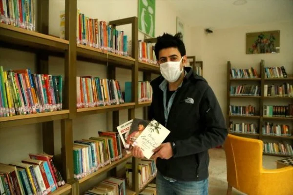 Evden çıkamayan yaşlı ve hastalara 'kitap servisi'