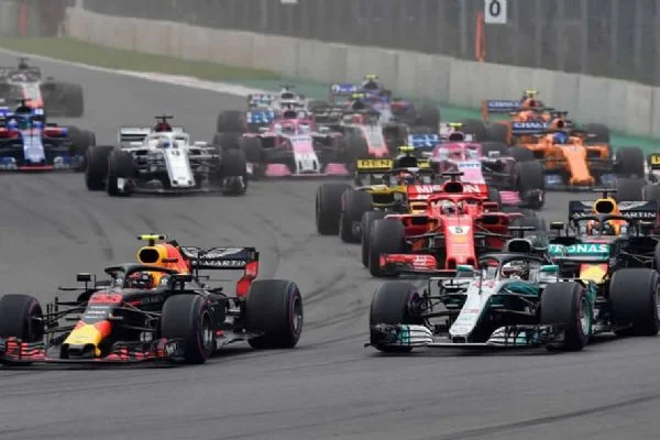 Formula 1'de Williams pilotlarının maaşlarını yüzde 20 düşürdü