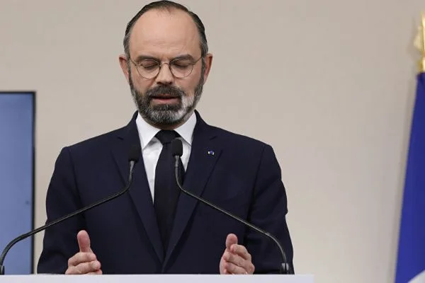 Fransa Başbakanı Philippe: Salgından önceki hayata dönmek uzun sürecek