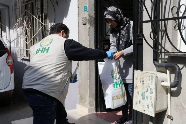 İHH, Türkiye'de 15 bin yetime sahip çıkıyor