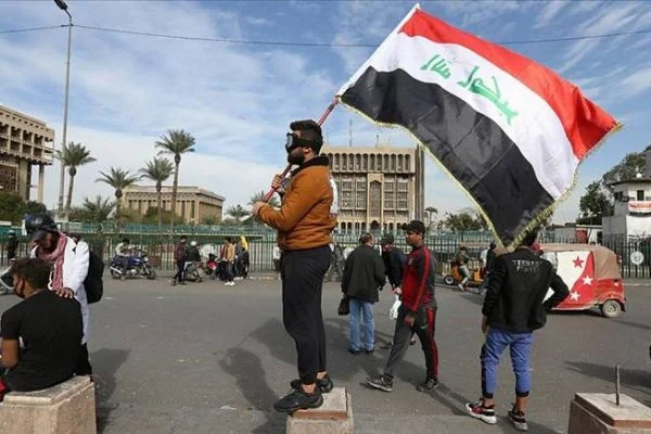 Irak'ta bir ayda üçüncü başbakan adayı: Eski istihbarat başkanı Kazimi görevi devraldı