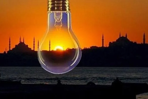 İstanbul'da 13 ilçede geniş çaplı elektrik kesintisi!