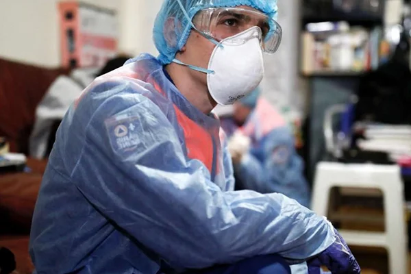 İtalya'da koronavirüsle savaşan Türk doktordan çok önemli uyarılar
