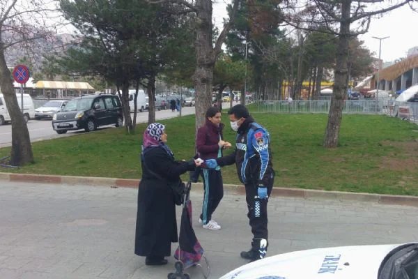 İzmit Perşembe Pazarı'na çocuk ve yaşlılar alınmıyor