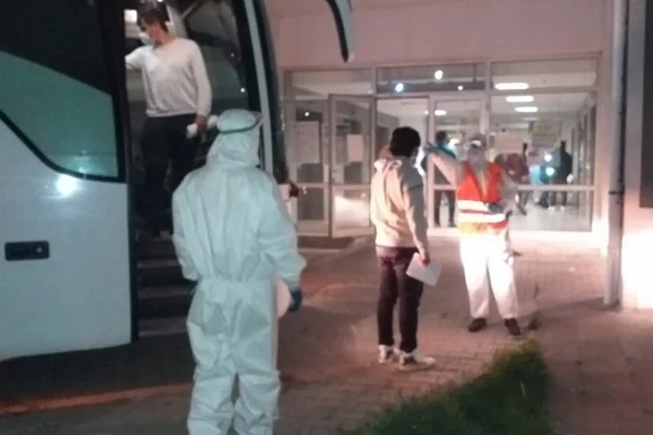 Karantina gemisindeki 35 vatandaş Türkiye'ye getirildi