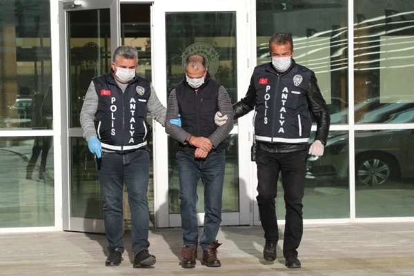 'Koronalıyım' diyerek polise tüküren kişi tutuklandı