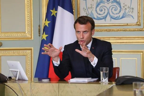 Macron: Salgınla mücadele edebilmesi için Afrika'nın borçlarına moratoryum ilan edilmeli
