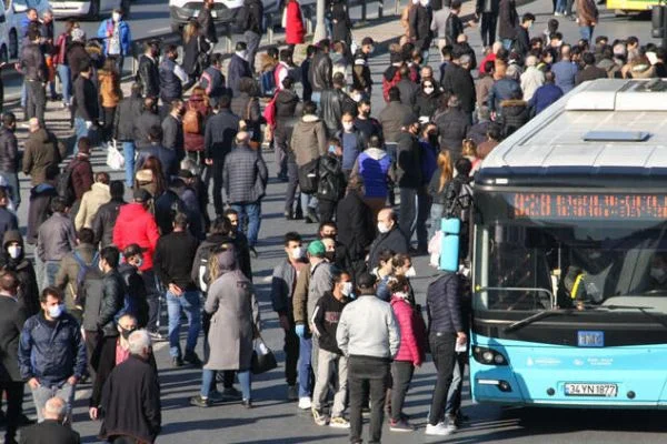 Metrobüs kazası sonrası endişelendiren görüntüler!