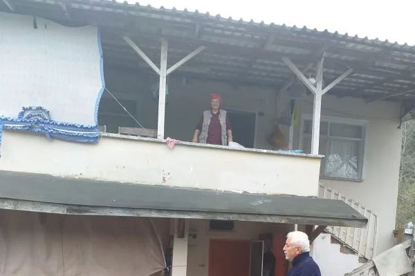 Muhtarlar 65 yaş üstü için sahada, Büyükşehir yanlarında