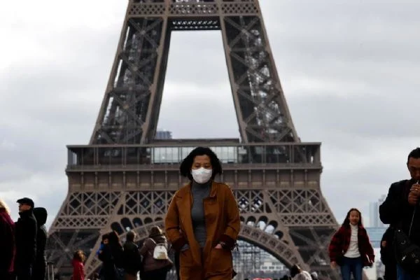 Paris'te sokakların temizlendiği sularda koronavirüs bulgusu çıktı!