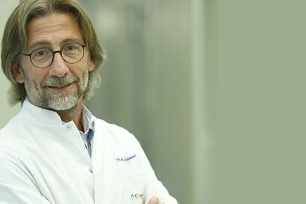 Prof. Dr. Ovalı ''Aslında 23 Nisanda açıklayacaktık'' diyerek ilaç müjdesini verdi