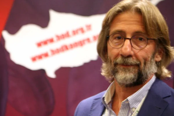 Prof. Dr. Ovalı'dan aşı açıklaması: Tüm dünya çalışmalarımızda nereye vardığımızı 23 Nisan'da görecek