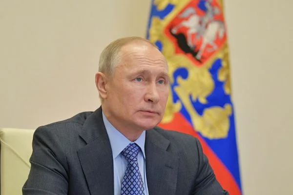 Putin: Koronavirüse karşı etkili aşı geliştirme çalışmaları başarılı bir şekilde sürüyor