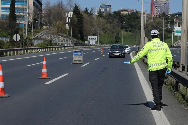 Şehirler arası kısıtlamalar 15 gün daha uzatıldı