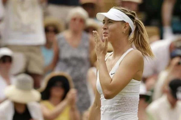 Sharapova, telefon numarasını sosyal medyadaki takipçileriyle paylaştı