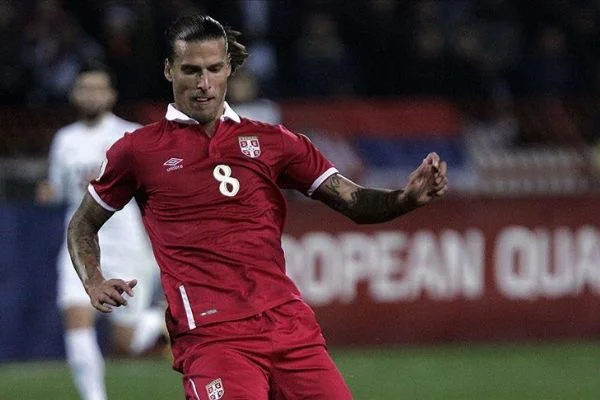 Sokağa çıkma yasağını delen futbolcuya 3 ay ev hapsi cezası