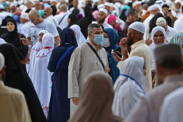 Suudi Arabistan'dan teravih kararı