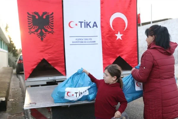 TİKA'dan, Arnavutluk'taki ihtiyaç sahiplerine Ramazan yardımı