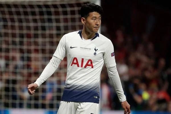Tottenhamlı futbolcu Son Premier Lig'e verilen arada askerliğini yapacak