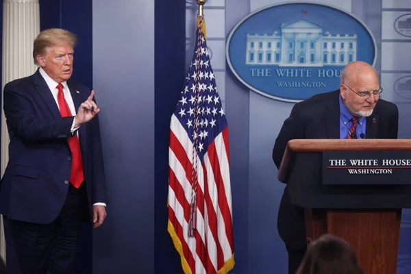 Trump'ın basın toplantısında ''ikinci dalga'' anlaşmazlığı