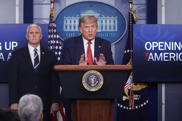 Trump 'ölüm tahminleri iyimser' diyerek açıkladı: Koronavirüs önlemlerini 3 aşamada gevşeteceğiz
