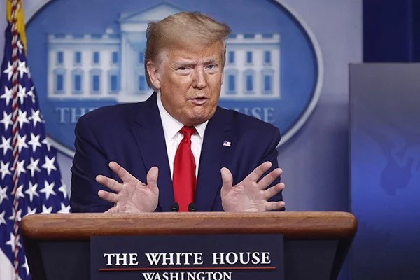 Trump'tan sıfır doların altına inen petrol ile ilgili açıklama