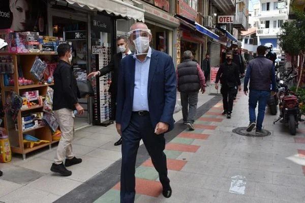Türkiye'de son 24 saatte Covid 19 nedeniyle 76 kişi öldü, 3892 yeni vaka tespit edildi